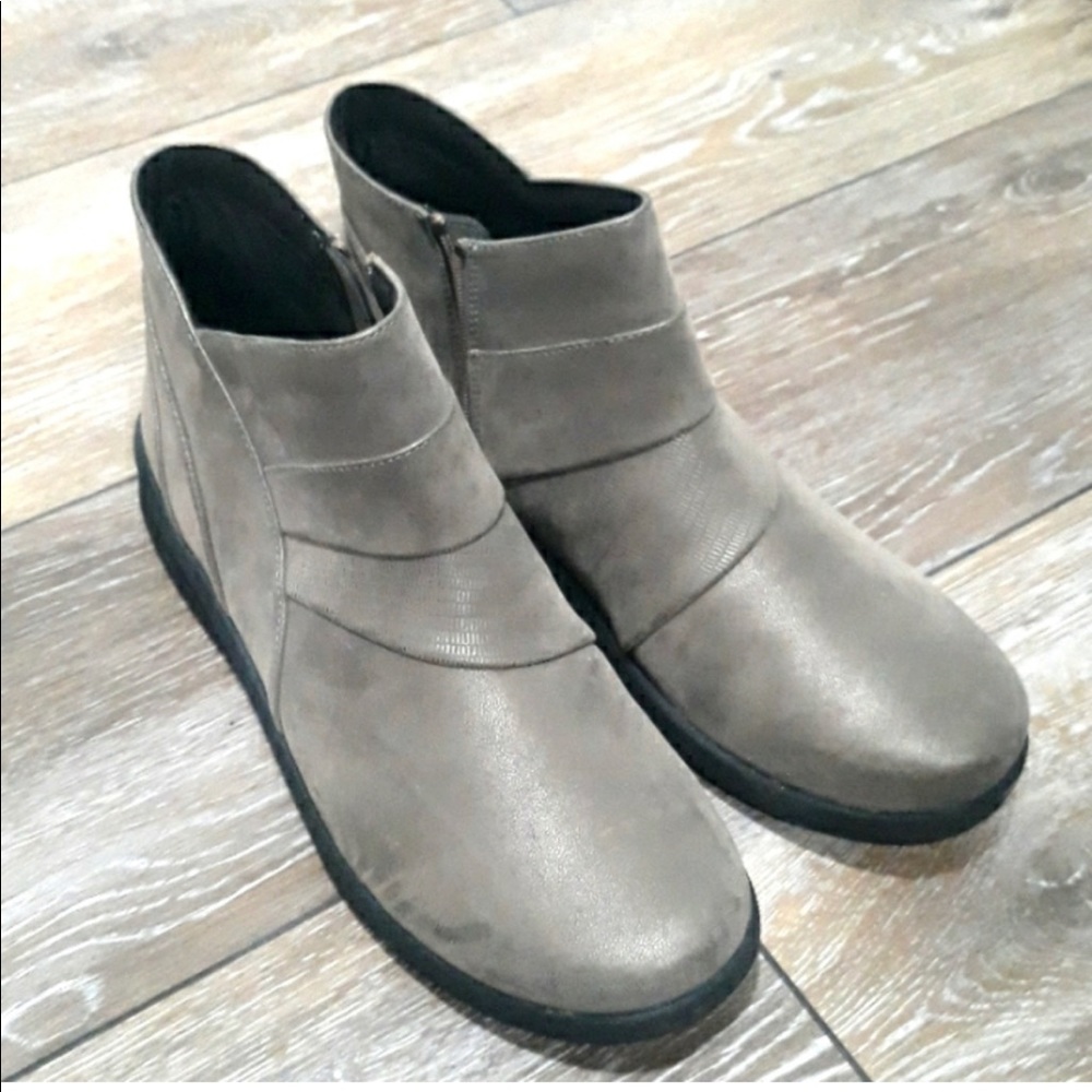 Clarks CloudSteppers Pewter Ankle Boot